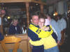 ...und auch der Mike nimmt den Fan in den Arm