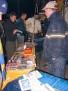 Der unverw�stliche Firefighter am ErlebnisLOK-Fanartikelstand