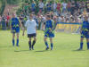 Spa� haben alle: Tom Franke inmitten dreier Gro�p�sna-Spieler