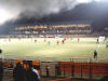 ... und die Rauchwolken ziehen �ber das Stadion!