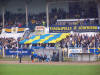 Blaugelbes Tuch auf dem Dammsitz