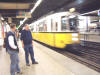Rasante Einfahrt der letzten Stra�enbahnlinie 15