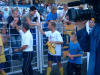 Auch der Trainer nimmt ein Bad in der Menge