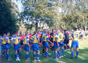 Das blaugelbe LOK-Team hat sich versammelt...