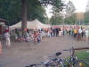 Blick auf die Feierlichkeiten am Bierzelt