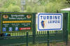 Schilder des gastgebenden Vereins Turbine