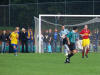 Der Olympia-Keeper f�ngt den Ball sicher