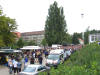 an den Imbissbuden vorbei Richtung Ausgang, hinten rechts die Oschatzer