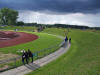 Dunkle Wolken �ber der Kurve