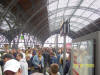 Riesige Fanmassen in Leipzig vor der Abfahrt