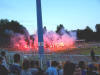 die Show beginnt - Ultras z�nden die Bengalos in der Nord-Kurve