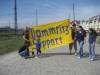 Die Dammsitz-Supporter zeigen schonmal Flagge