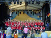 Fr�hliches Winken und Dank f�r tolle 4 Wochen ans Publikum