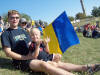 David und Alex zeigen blaugelbe Flagge!