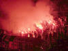 ... Fackelshow im Fanblock ...