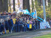 Zwenkau-Ultrakids schwenken ihre Banner