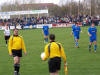 Der Schiri hat den Ball, Pause f�r alle, noch war der Sieg m�glich...
