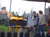 Die Flammen schlagen hoch