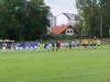 Die Teams gr��en die rund 200 Zuschauer