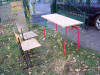 Schulbank als Kassenzone