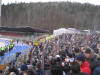 Blick auf den ersten Kurvenblock, total voll!