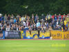 Markante Banner an der halbhohen Br�stung