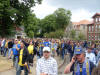 Der Ort wird lautstark durchquert