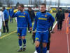 Ren Heusel und Rico Engler gehen erschpft in die Pause