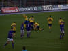 Es hat eingeschlagen: J�lichs Tor wird bejubelt vom Team...
