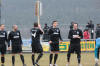Die Spieler gr��en zum Start...
