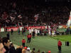 Fritzle und der VfB feiern in der Cannst�dter Fankurve