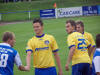 Tommy Kind begr��t einen Blauwei�en