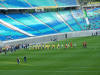Die Teams betreten den Rasen