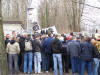 Z�hflie�ende Abfertigung vor dem Eingang zu den G�stebl�cken