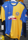 Das neue FCL-Trikot mit Sponsor Fengler