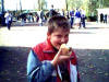 Norman testet die Bratwurst - okay!
