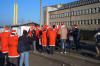 Kurvenplatz f�r die Rotm�ntel, vor historischem Werksgel�nde