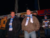 Zwei Banner-Verantwortliche