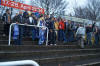 Kids machen Stimmung, als fast einzigste im Stadion